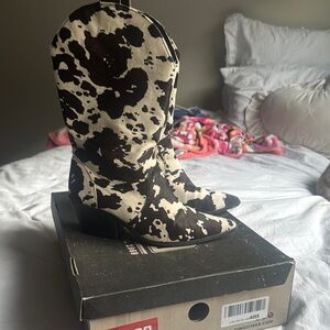 Dingo Cow Print boots